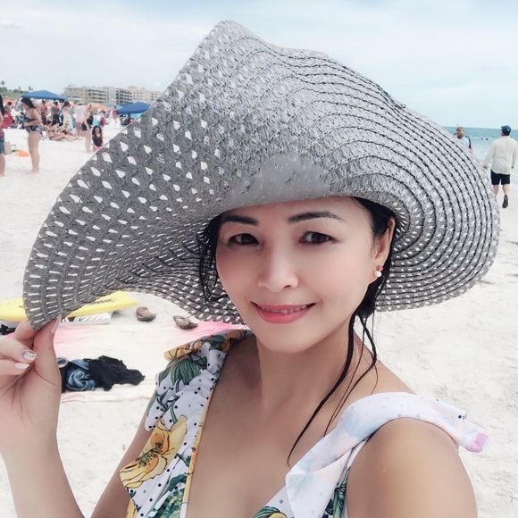 Meet the Posher Other - Meet your Posher, Elvia